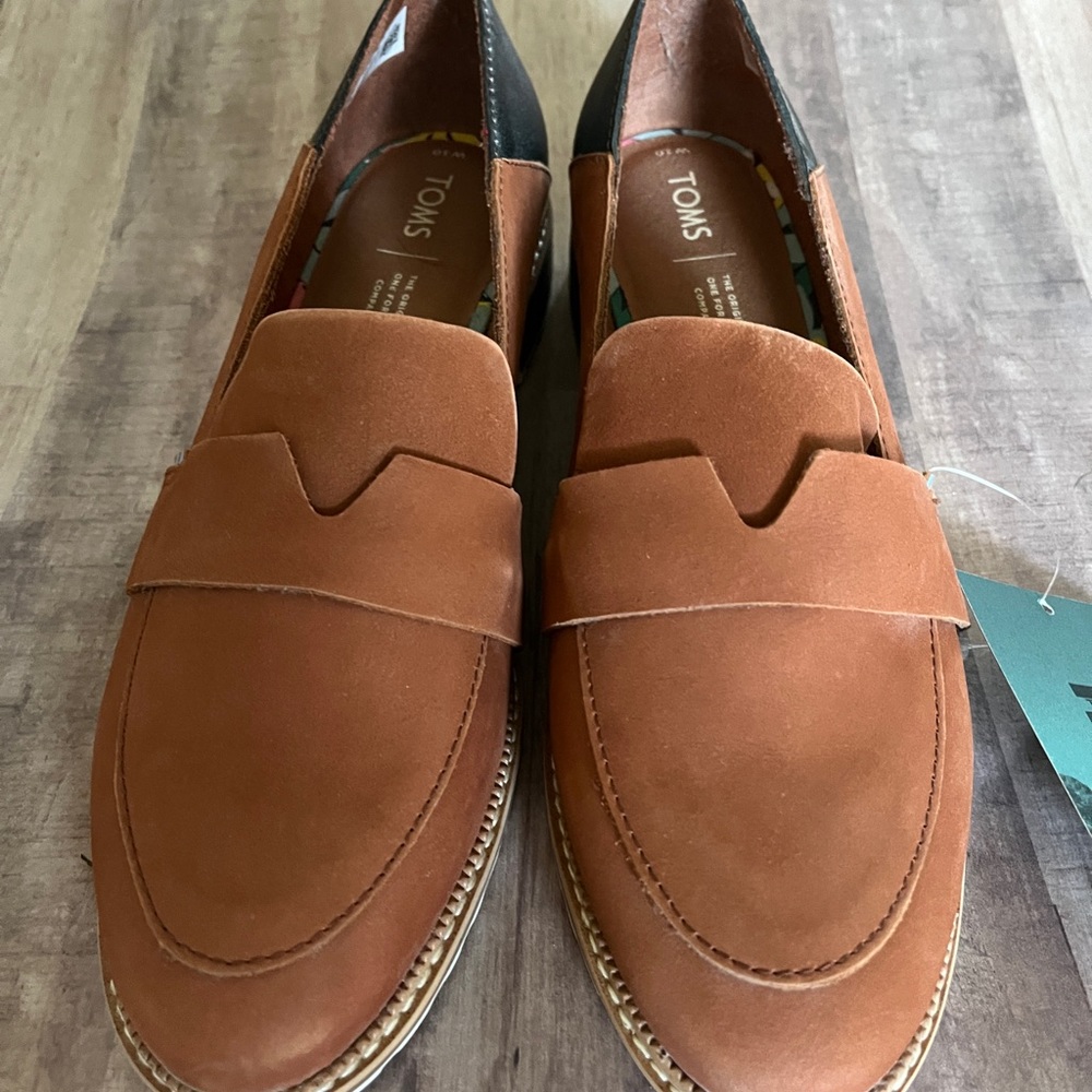 Tom’s Leather Loafer